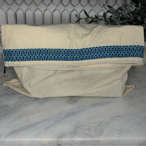 Tory Burch Robinson Large Saffiano Leather Tote Black NWT Dust Bag - Picture 17 of 17